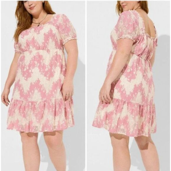 NWT Plus Size 1X Torrid Mini Two Tone Lace Tiered Babydoll Dress Short Sleeve - Picture 1 of 11